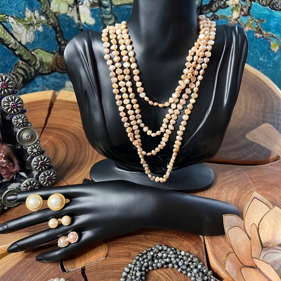 3 strands of baroque, freshwater pearls with three pairs of matching earrings. - Picture 8 of 10